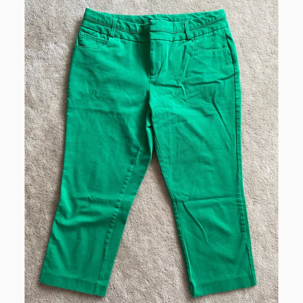 INC Kelly Green Stretch Capris